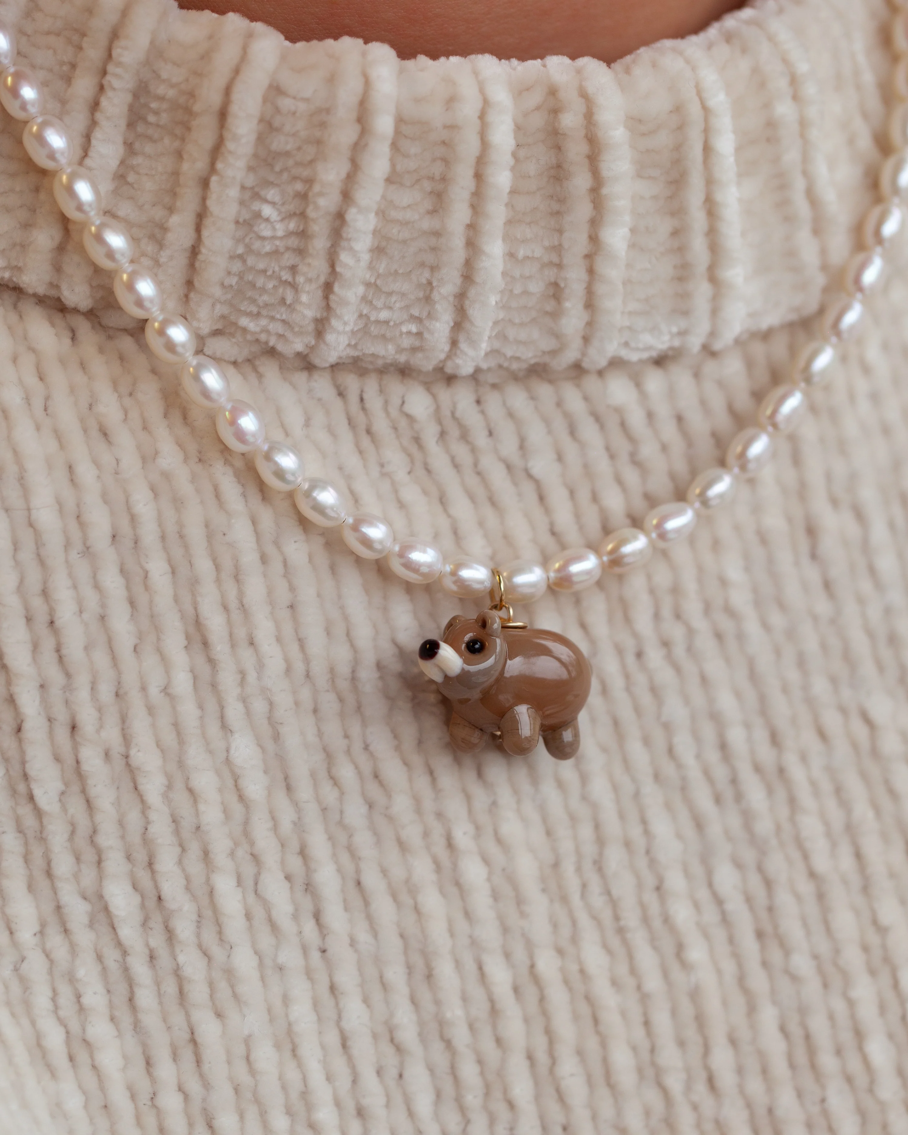 Pearly Necklace - Animals - Image 6